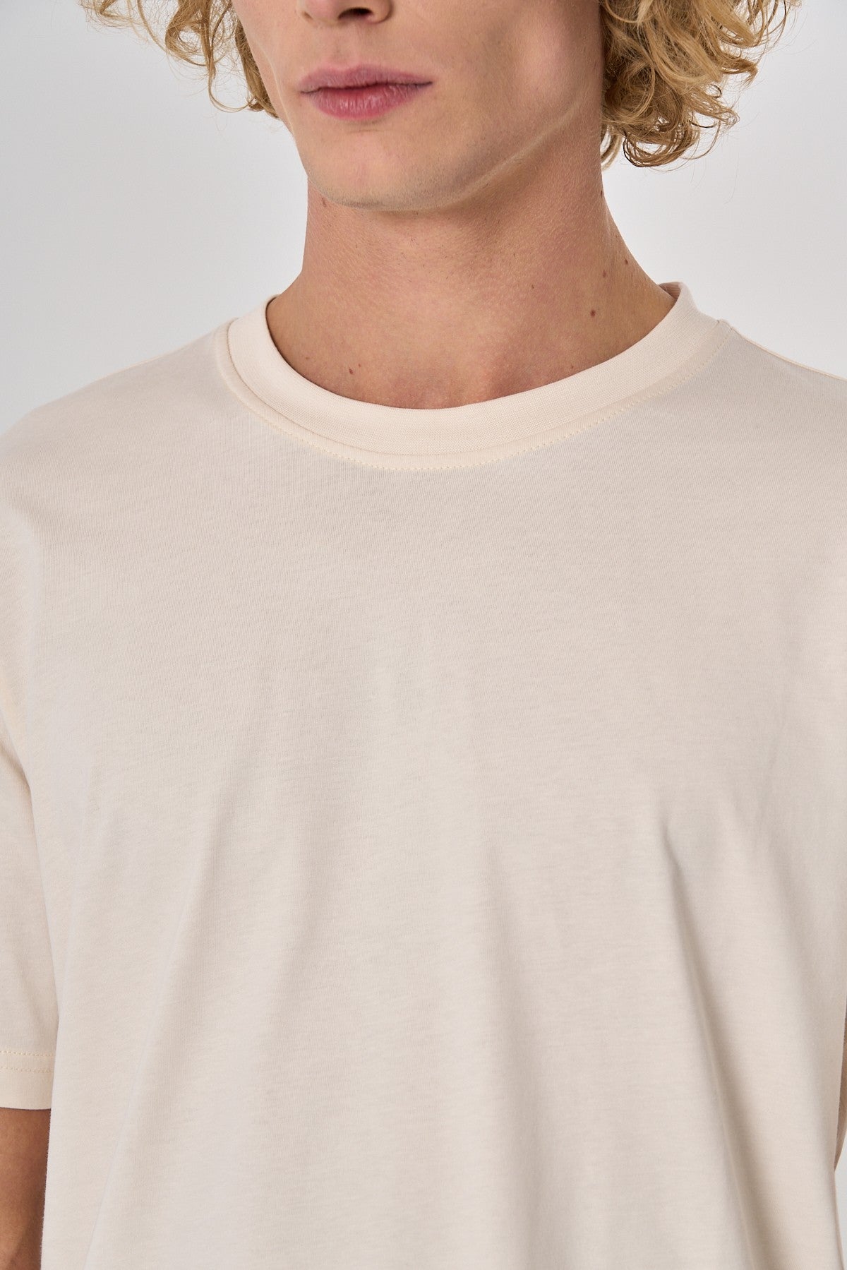 Comfort Erkek Bisiklet Yaka Ekru T-shirt