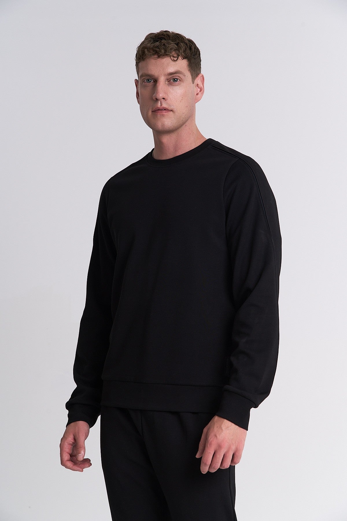Erkek Bisiklet Yaka Siyah Sweatshirt
