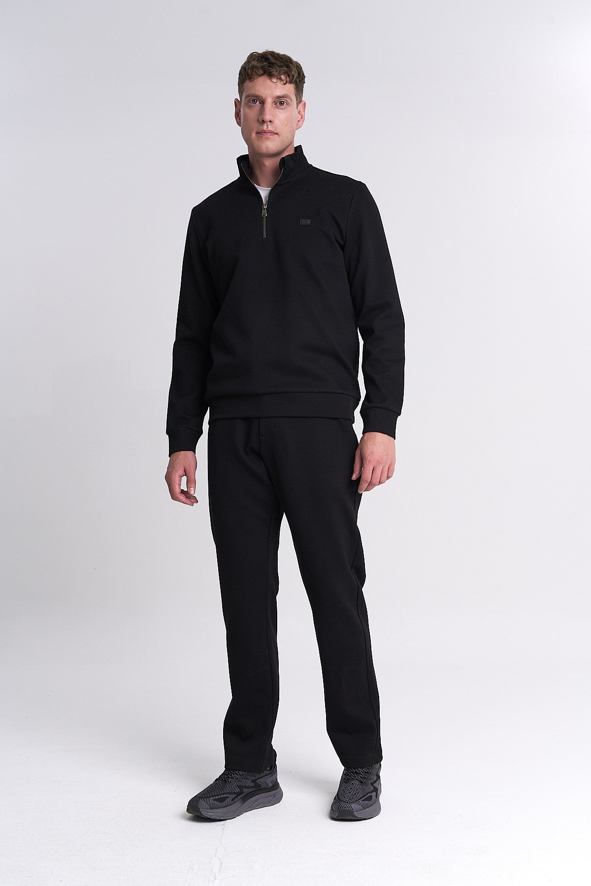 Erkek Dik Yaka Siyah Sweatshirt