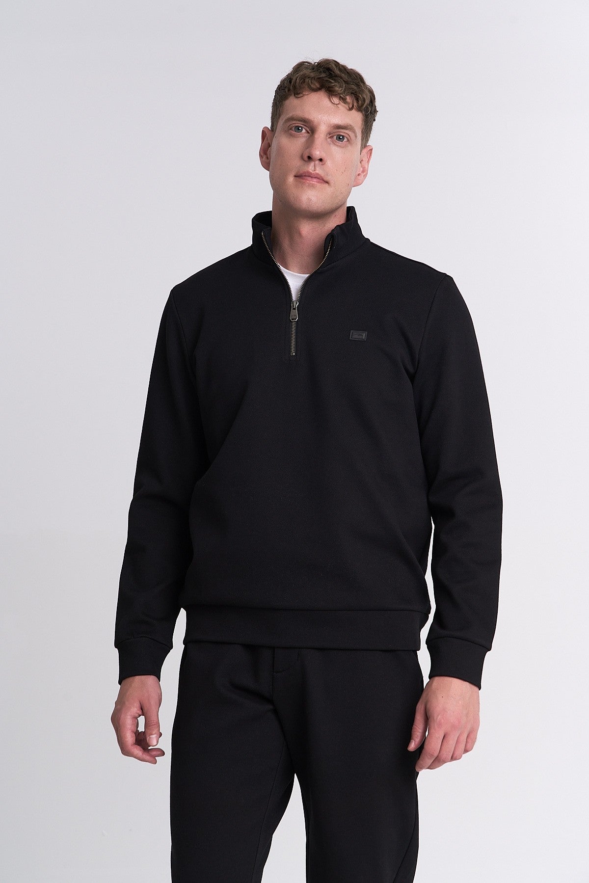 Erkek Dik Yaka Siyah Sweatshirt