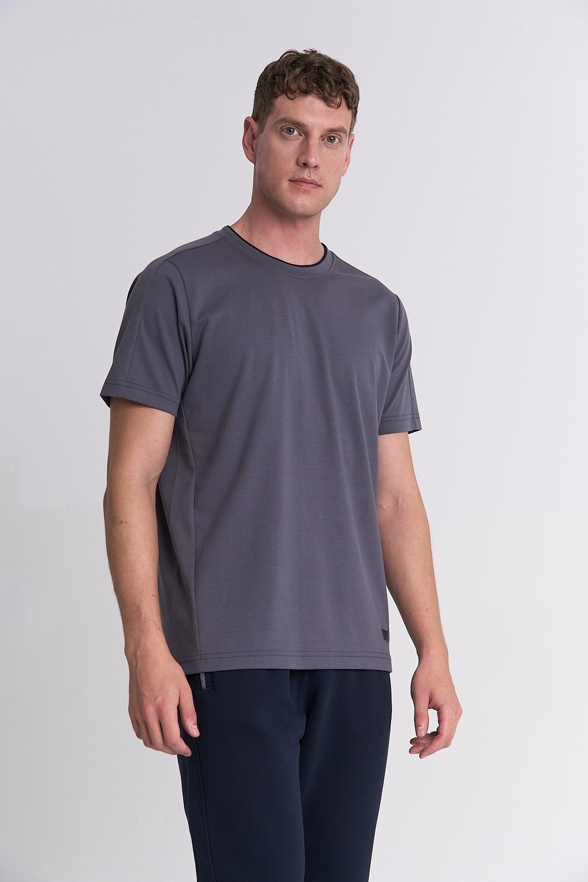 Erkek Bisiklet Yaka Koyu Gri T-shirt