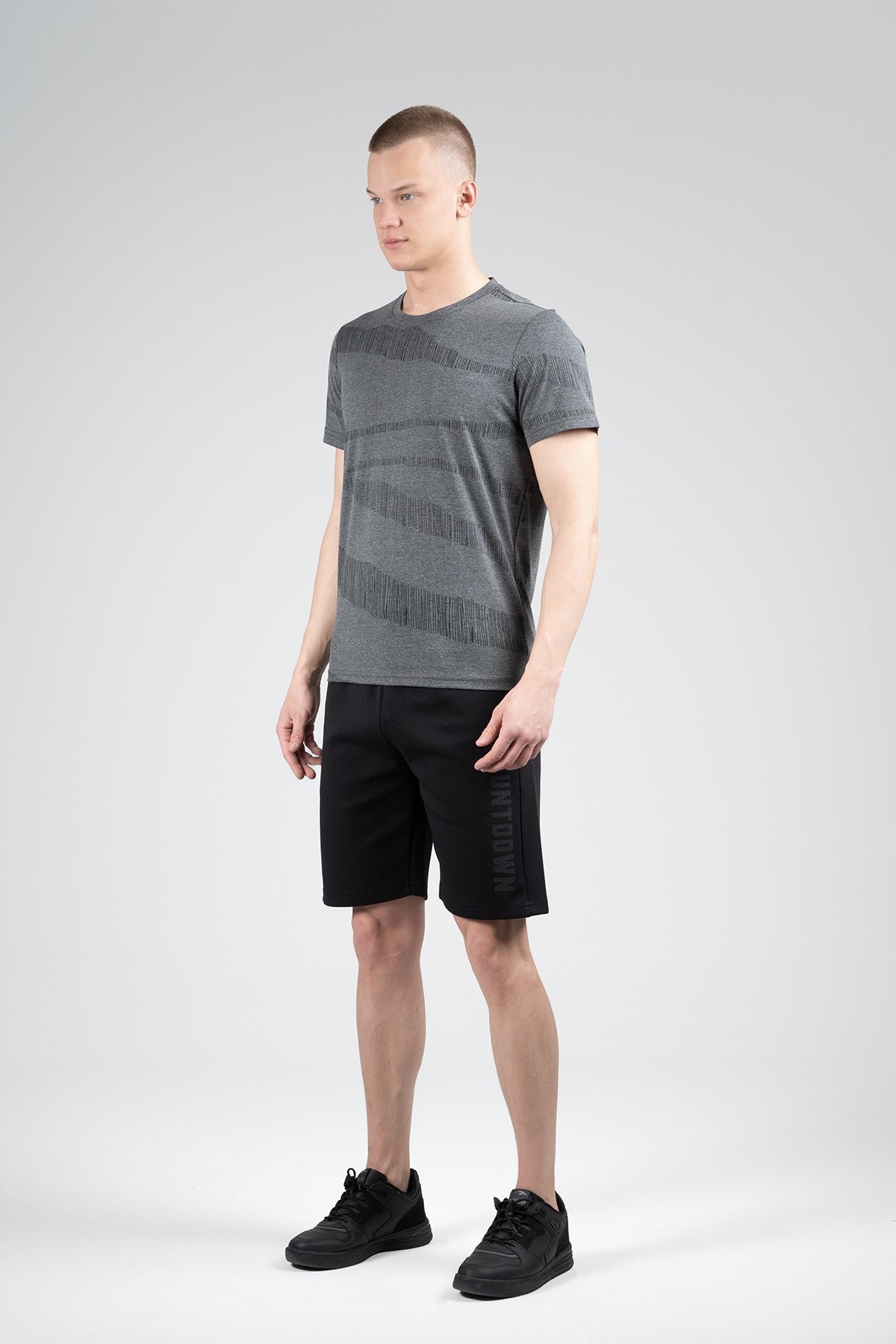 Regular Erkek Bisiklet Yaka Siyah T-shirt