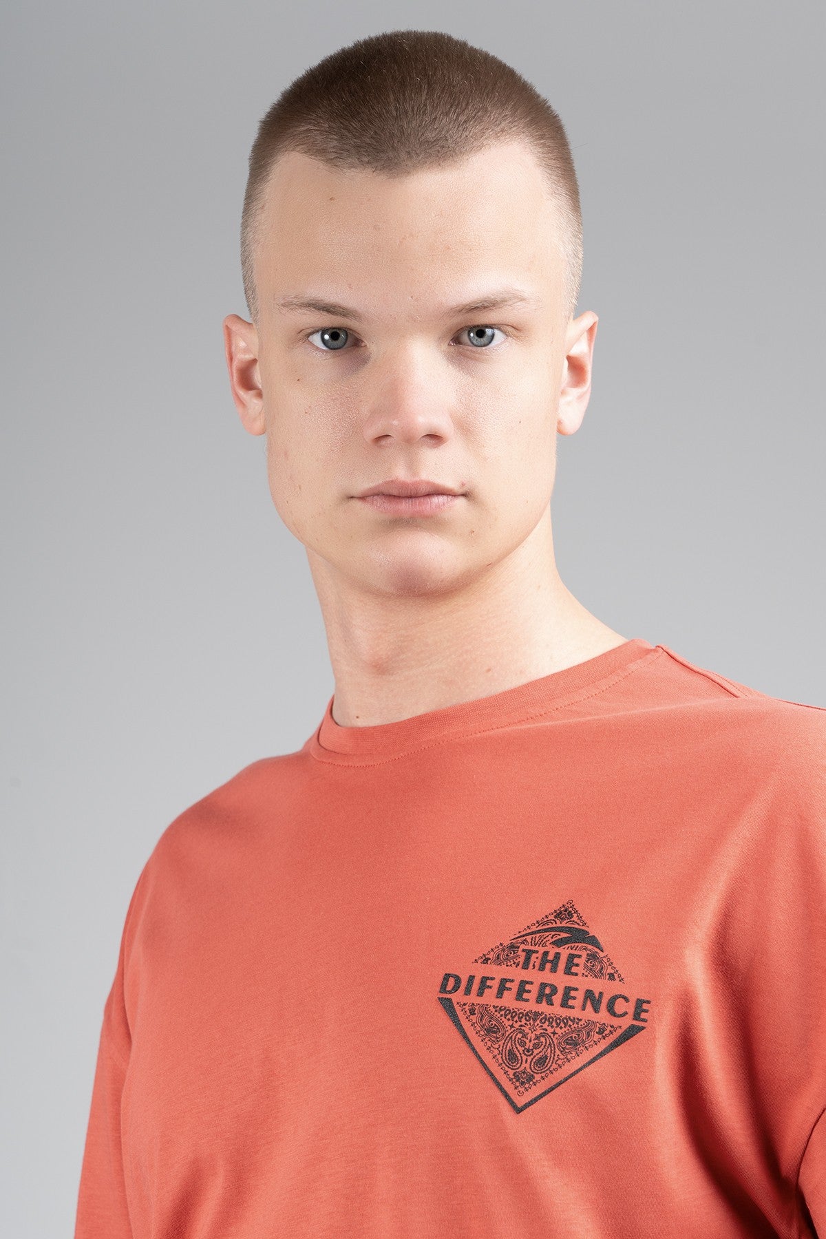 Oversize Erkek Bisiklet Yaka Kiremit T-shirt