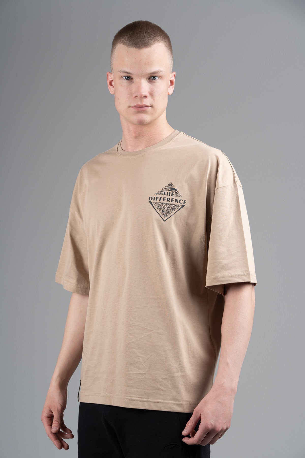 Oversize Erkek Bisiklet Yaka Bej T-shirt