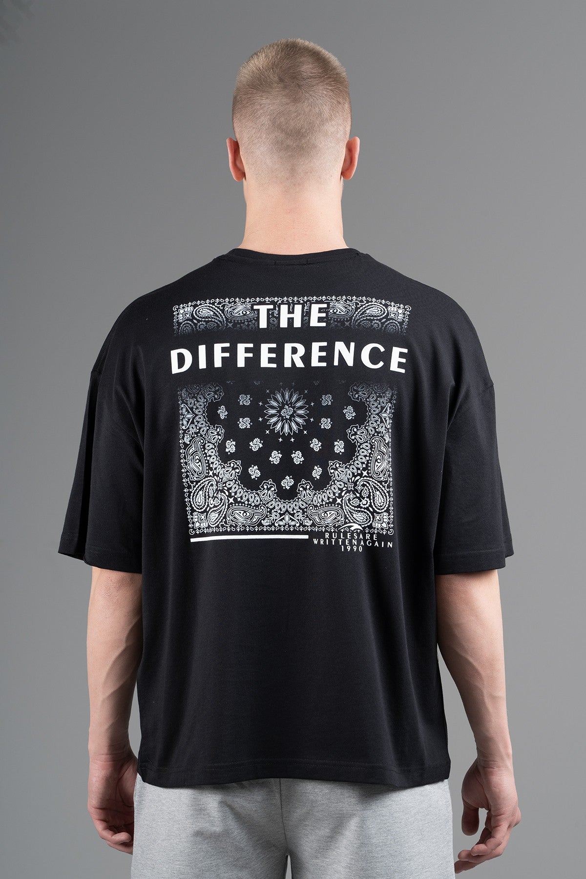 Oversize Erkek Bisiklet Yaka Siyah T-shirt