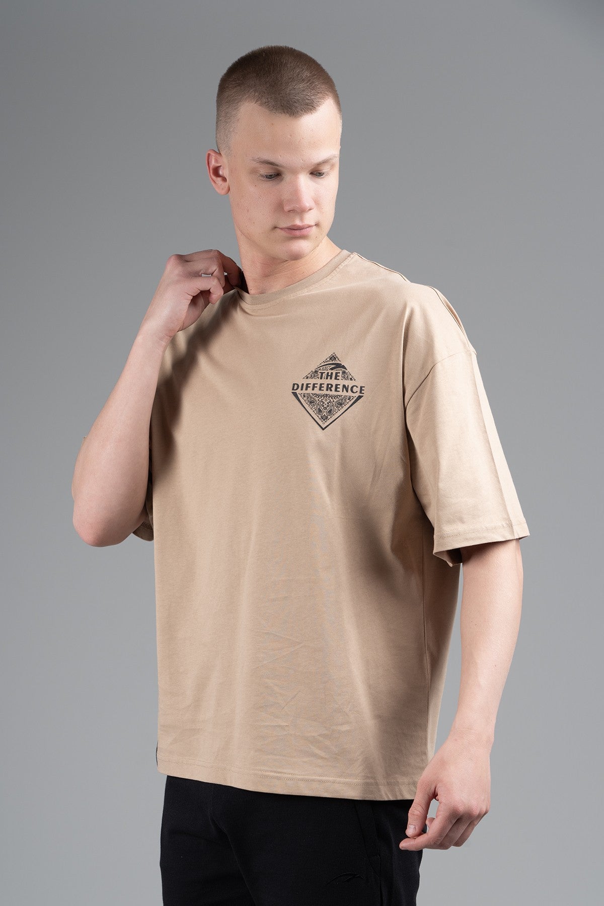 Oversize Erkek Bisiklet Yaka Bej T-shirt