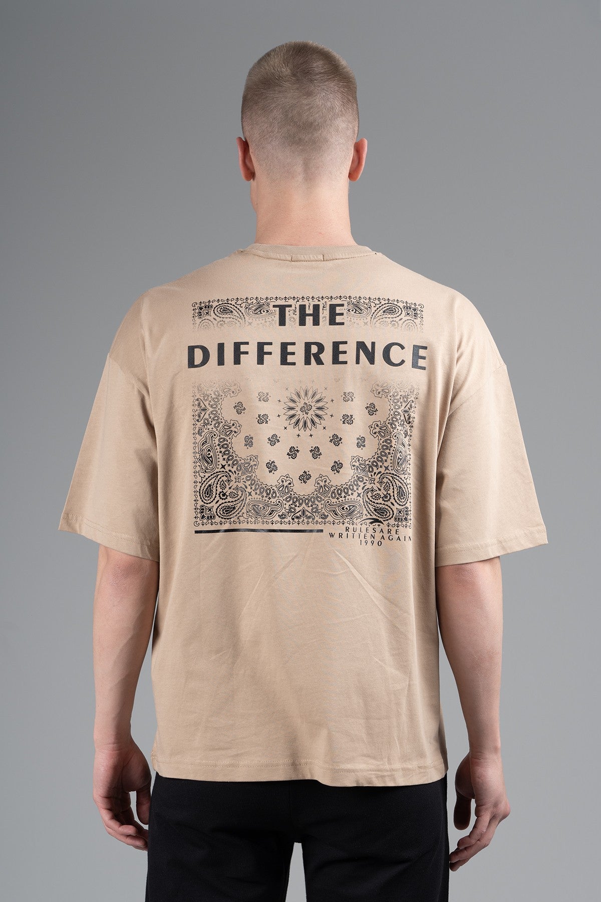 Oversize Erkek Bisiklet Yaka Bej T-shirt