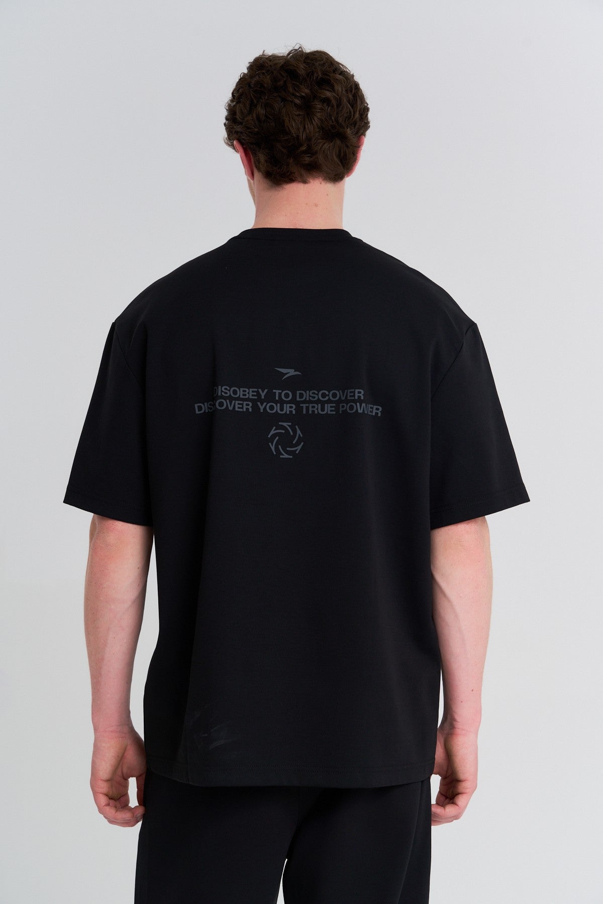 Erkek Bisiklet Yaka Siyah T-shirt