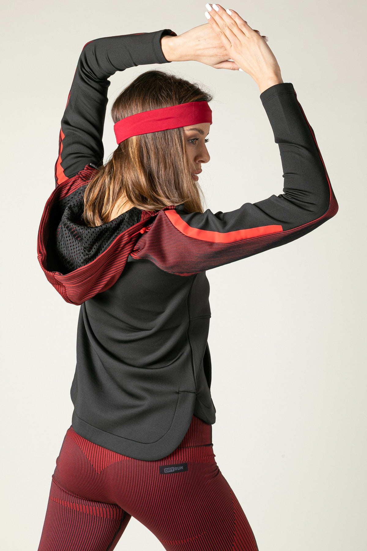 SlimFit Kadın Kapüşonlu Siyah Tracktop