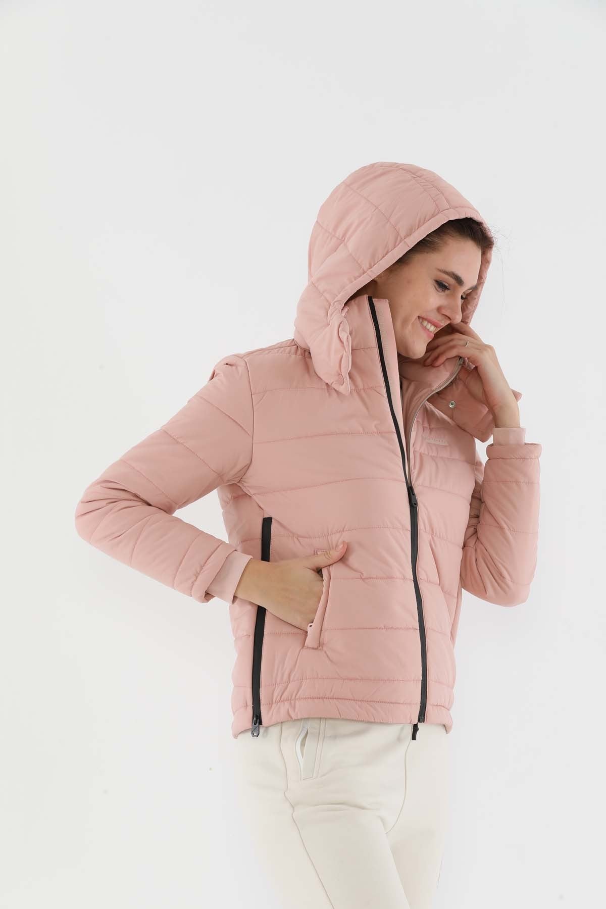 Regular Kadın Kapüşonlu Pembe Mont