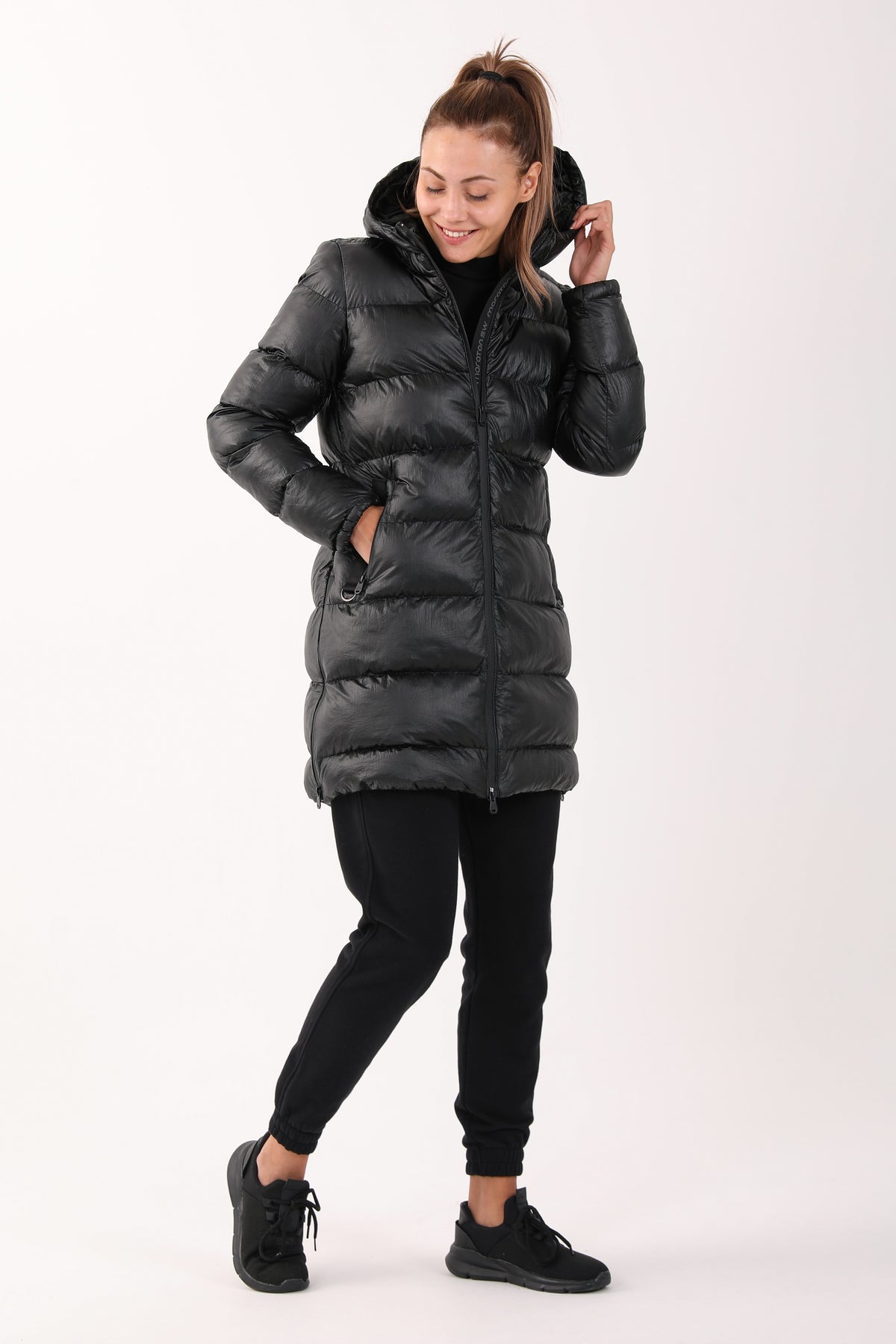 Regular Kadın Kapüşonlu Siyah Parka