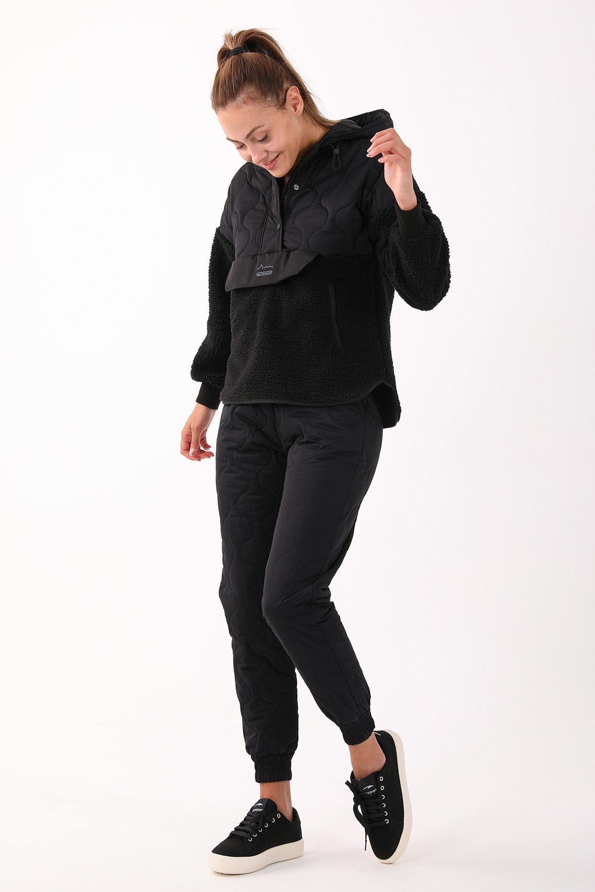 Comfort Kadın Kapüşonlu Siyah Sweatshirt