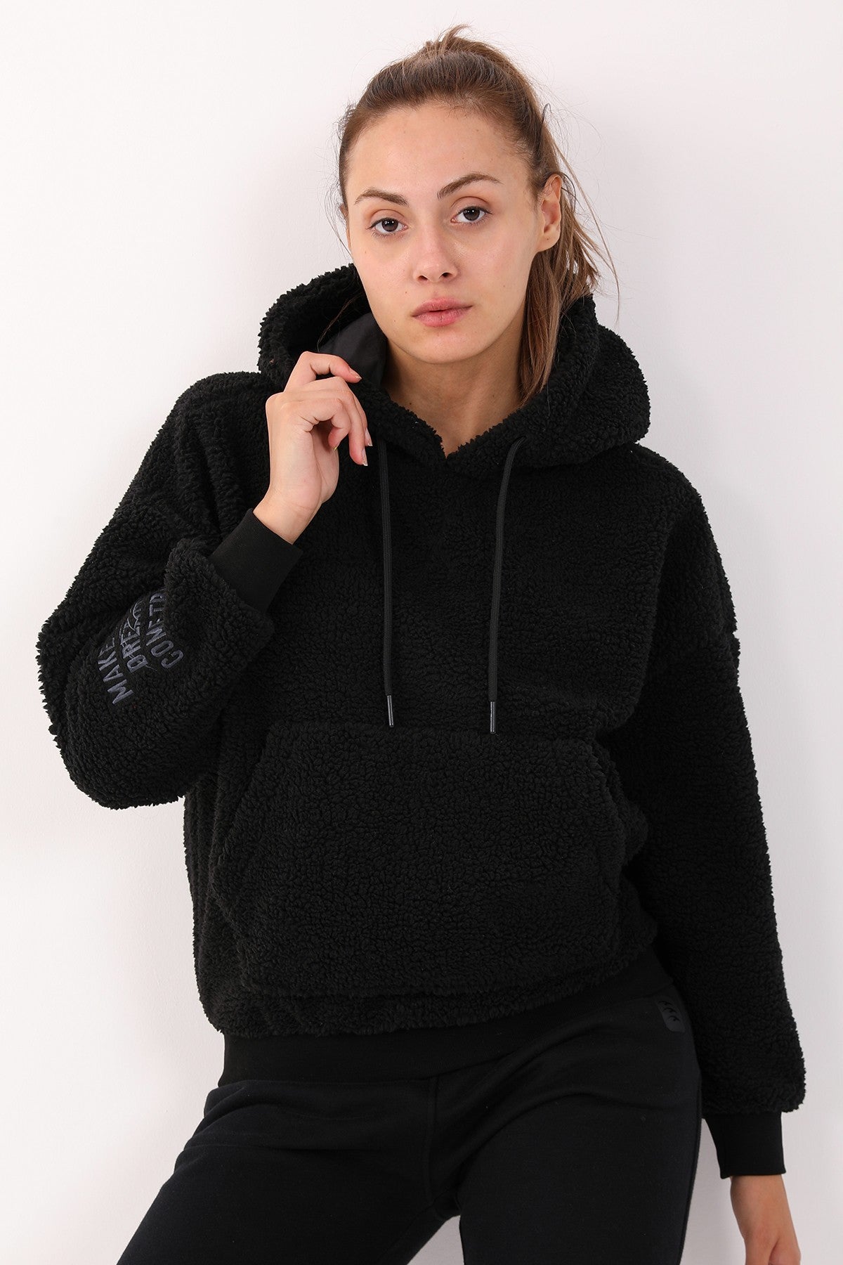 Comfort Kadın Kapüşonlu Siyah Sweatshirt
