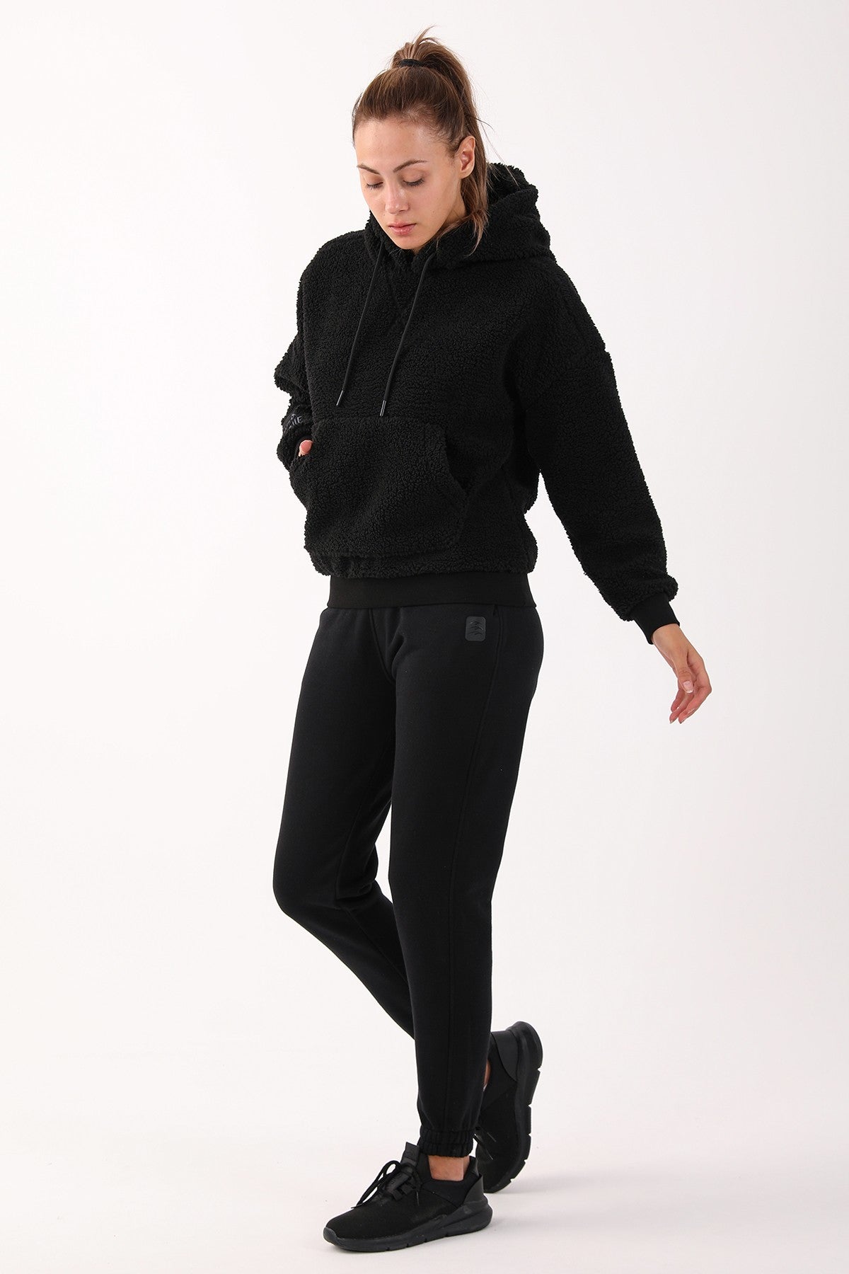 Comfort Kadın Kapüşonlu Siyah Sweatshirt