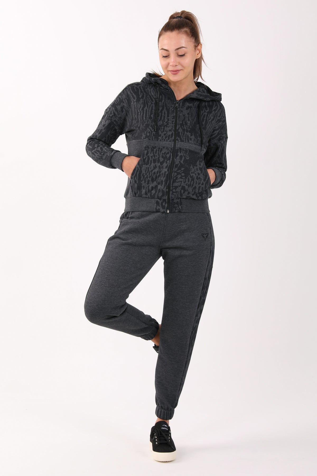 Comfort Kadın Dönüşlü Paça Siyah Pantolon