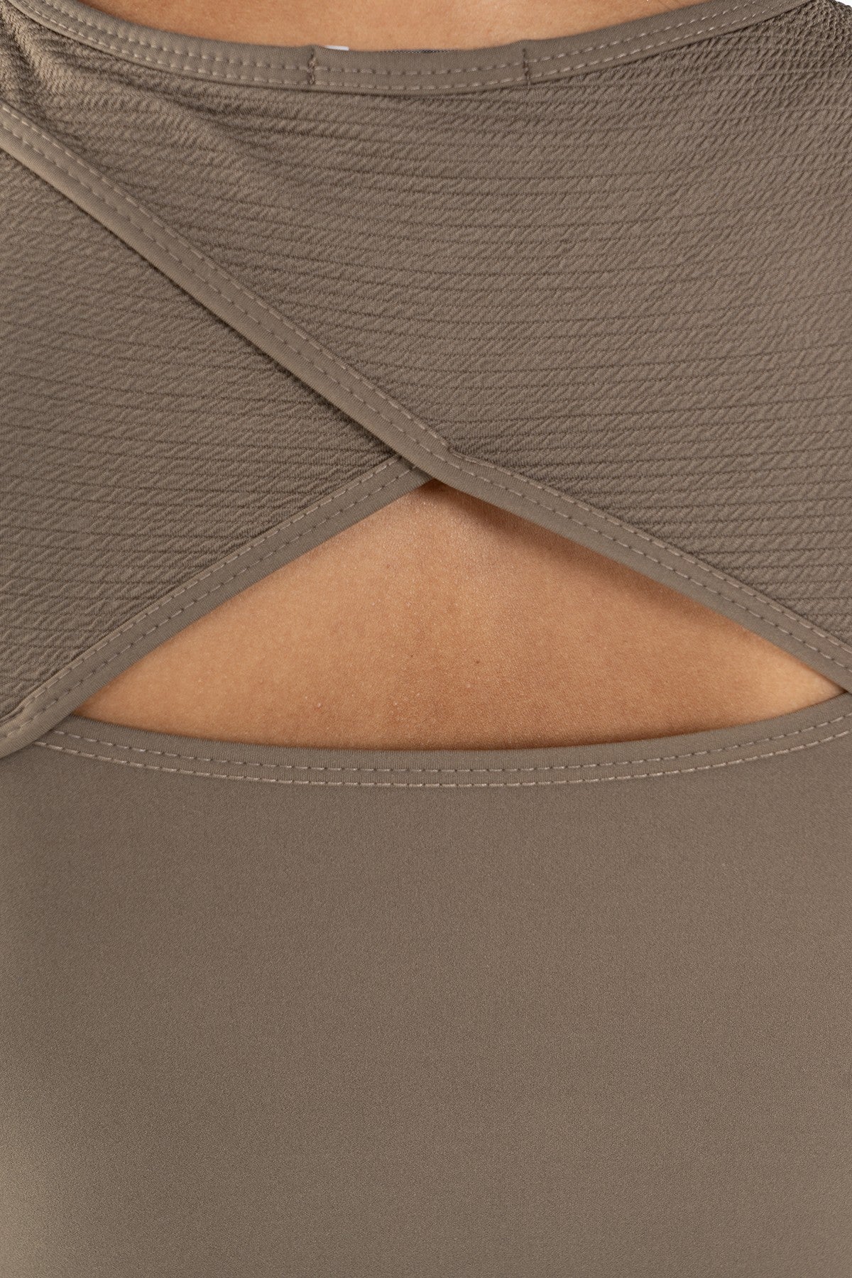 SlimFit Kadın Bisiklet Yaka Kahverengi Crop Top
