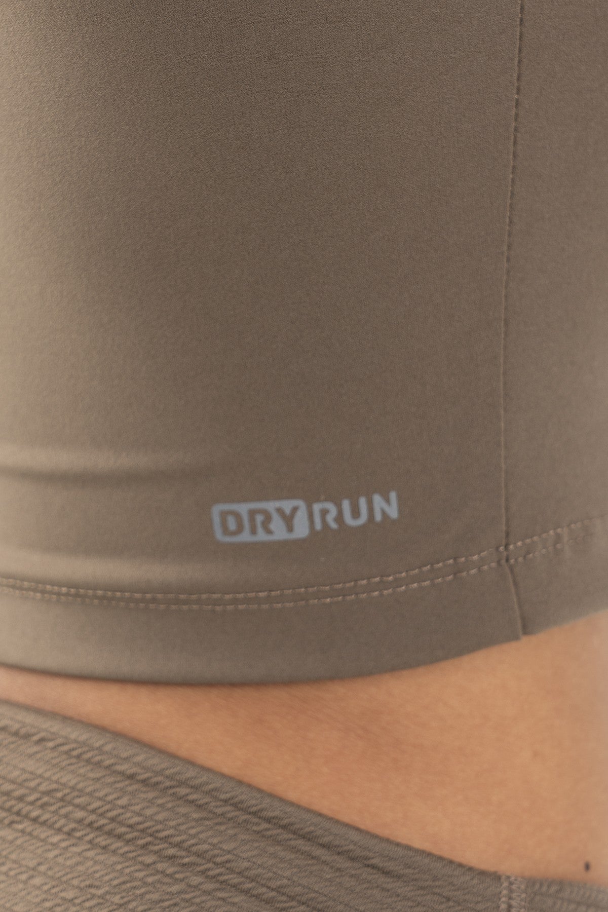 SlimFit Kadın Bisiklet Yaka Kahverengi Crop Top