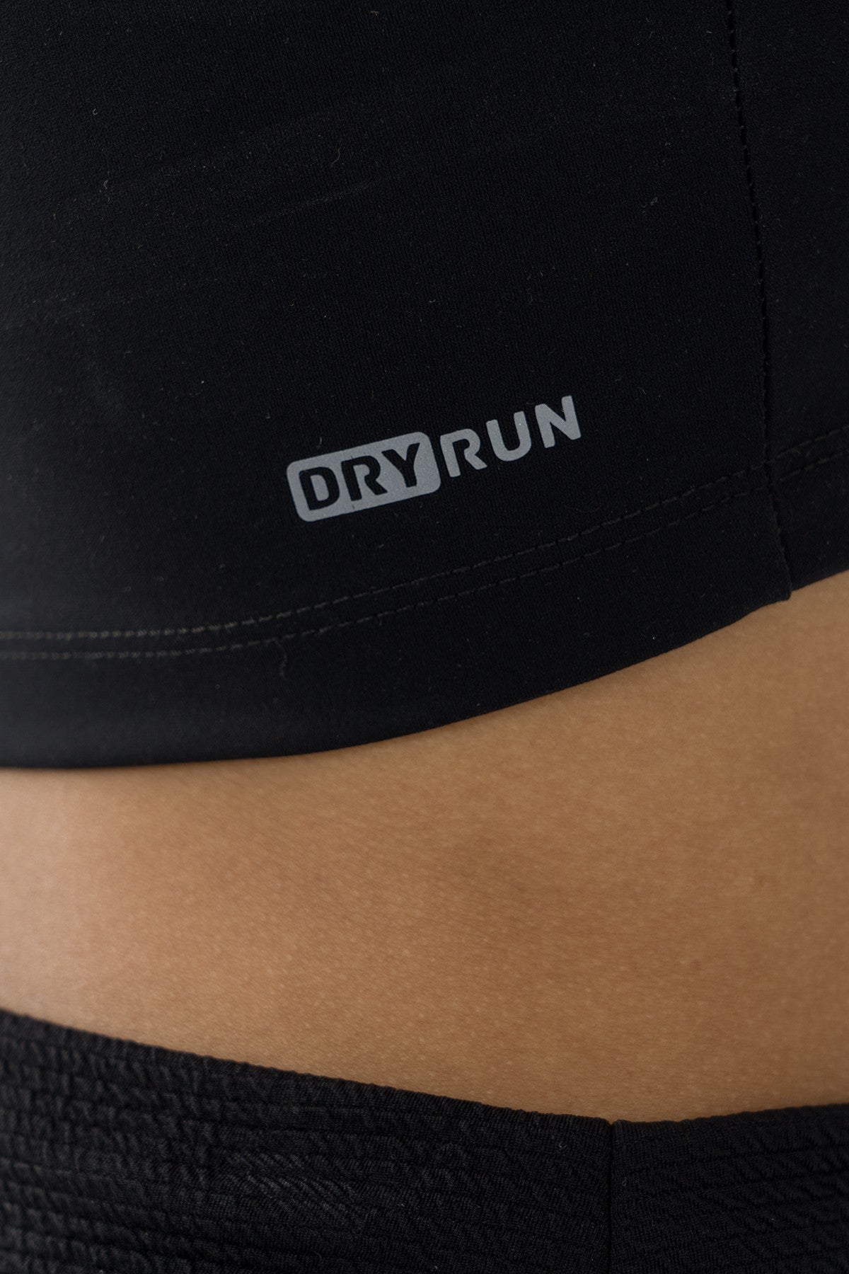 SlimFit Kadın Bisiklet Yaka Siyah Crop Top