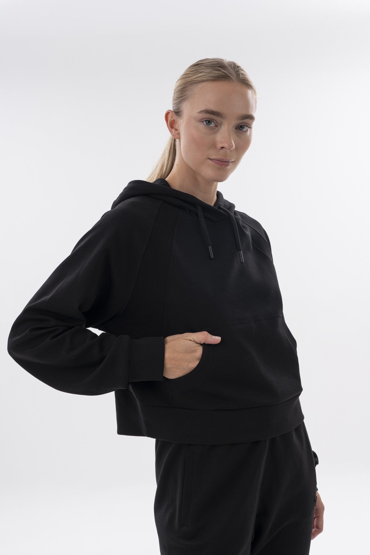 Comfort Kadın Kapüşonlu Siyah Sweatshirt