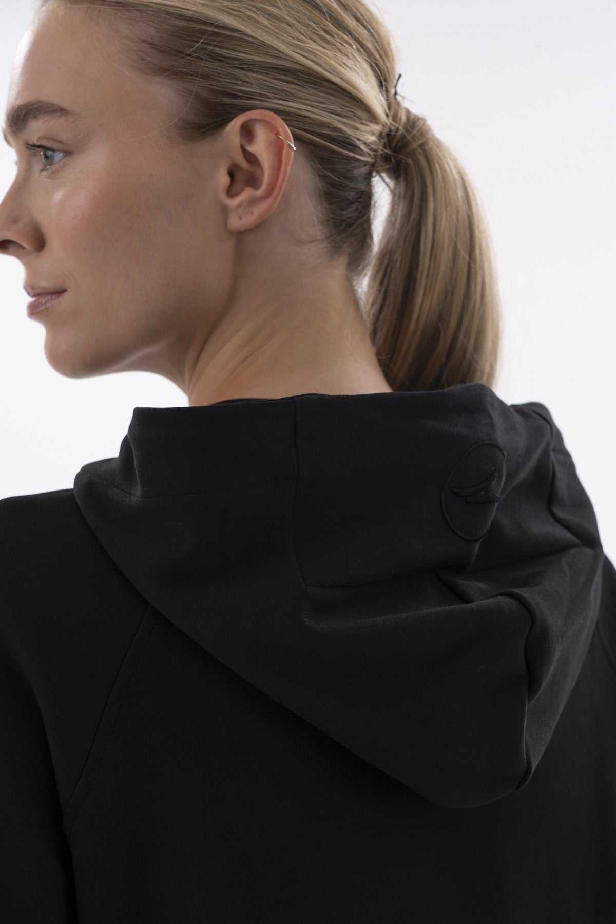 Comfort Kadın Kapüşonlu Siyah Sweatshirt