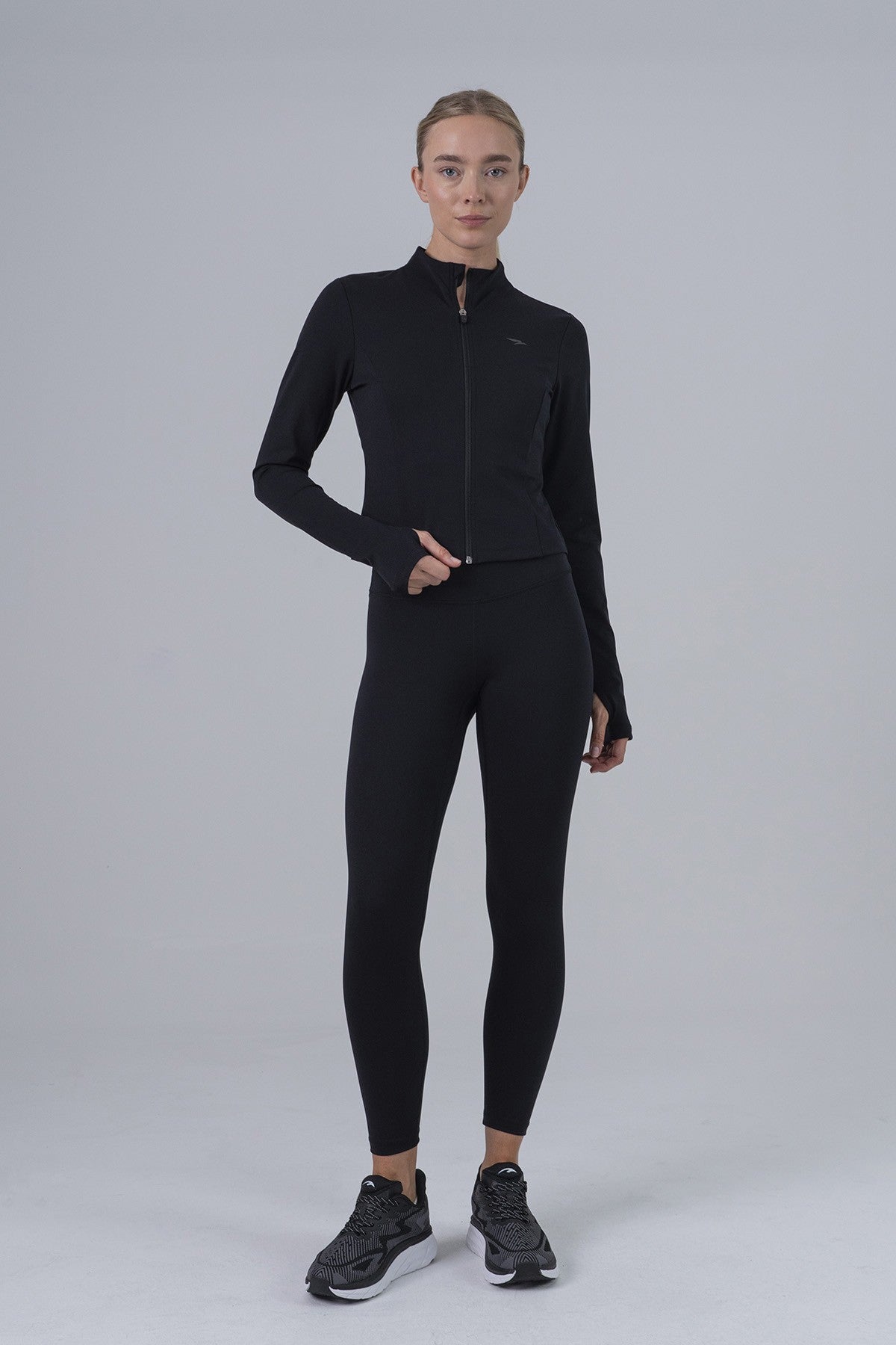 SlimFit Kadın Dik Yaka Siyah Eşofman Üstü