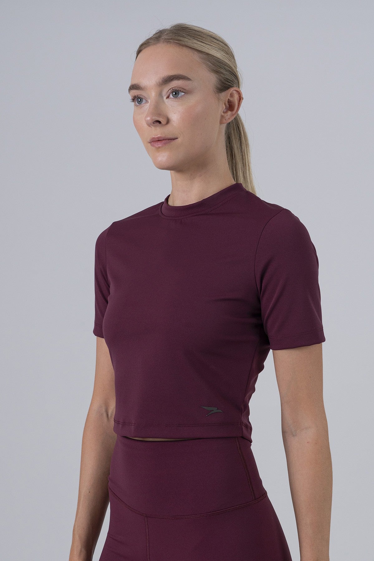 SlimFit Kadın Bisiklet Yaka Bordo Crop Top