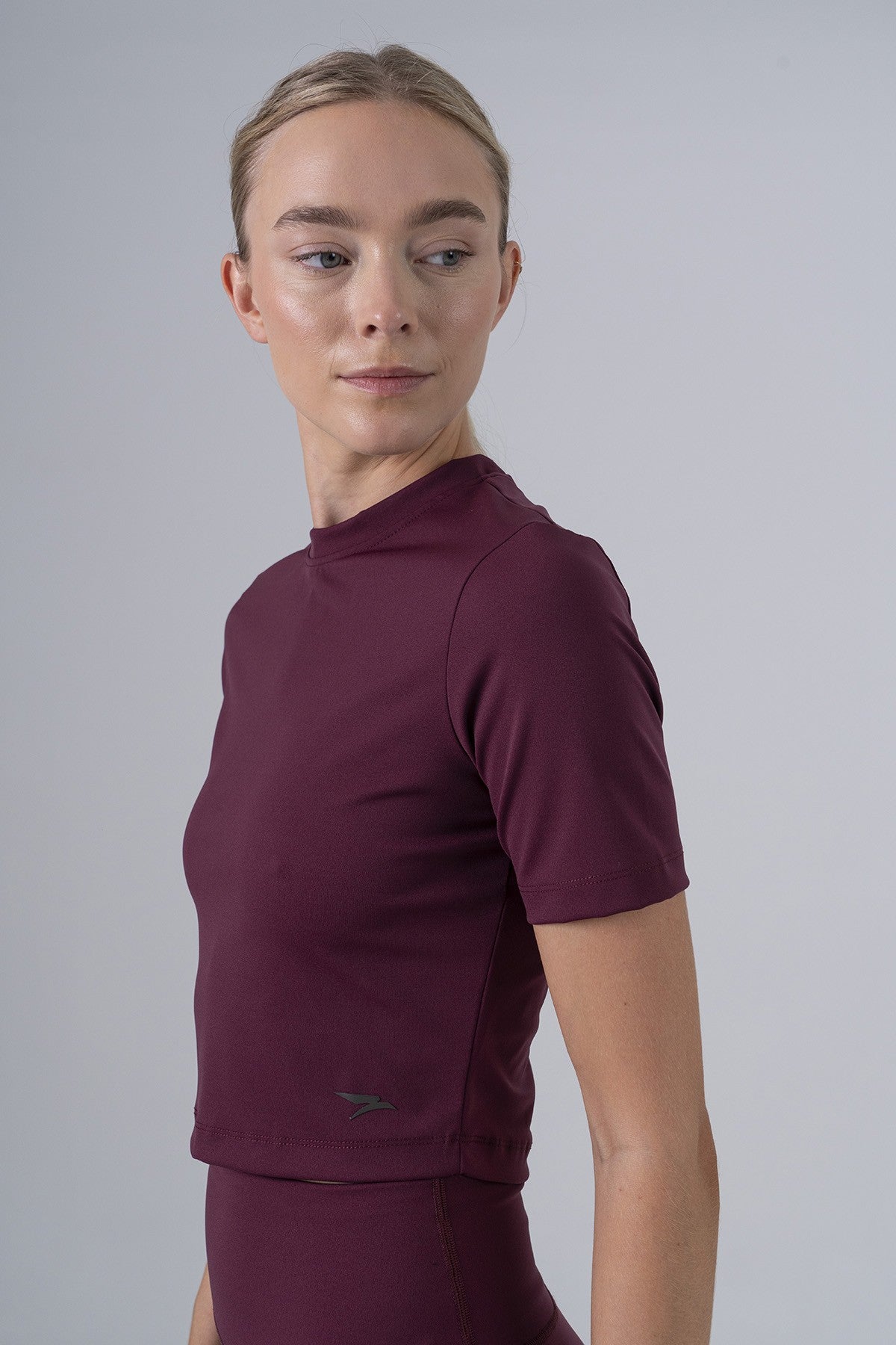 SlimFit Kadın Bisiklet Yaka Bordo Crop Top