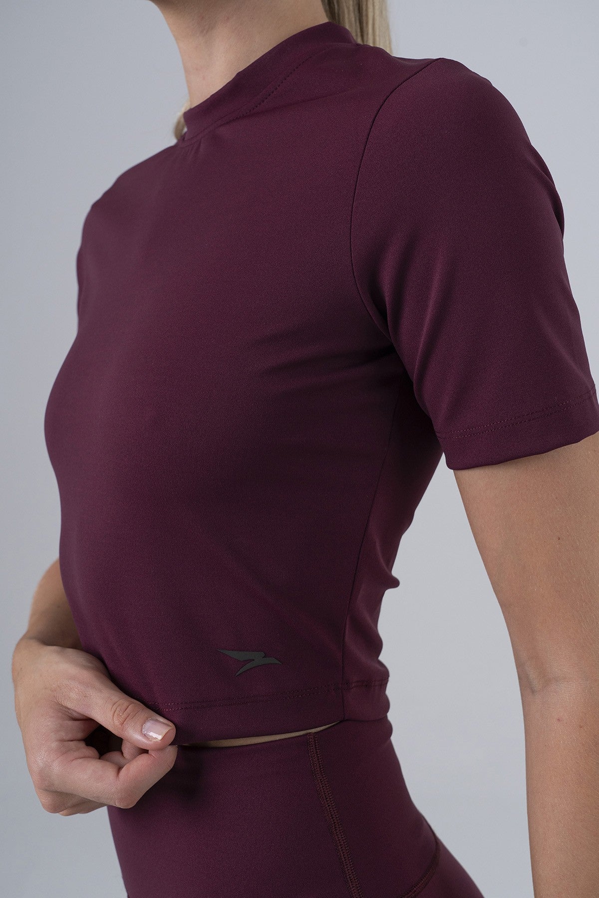 SlimFit Kadın Bisiklet Yaka Bordo Crop Top