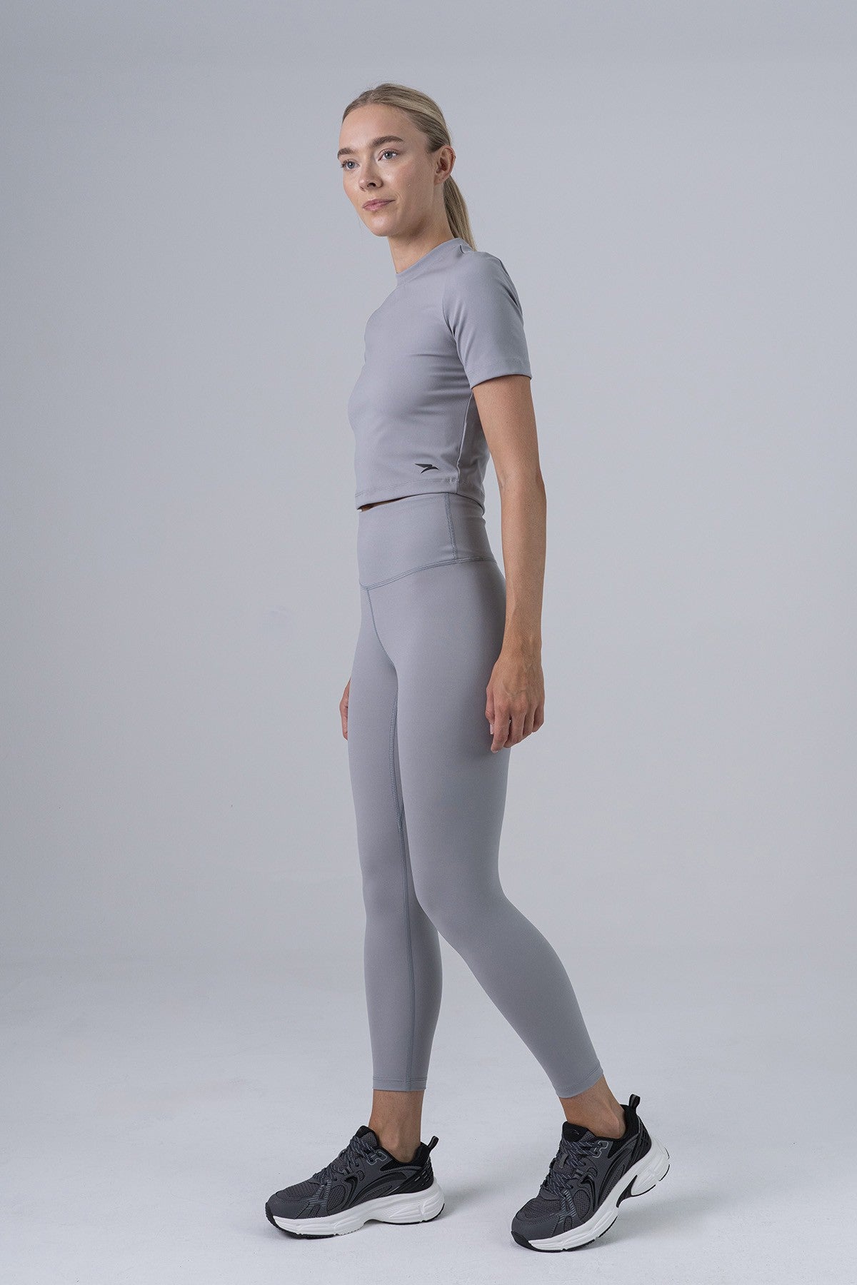 SlimFit Kadın Bisiklet Yaka Gri Crop Top