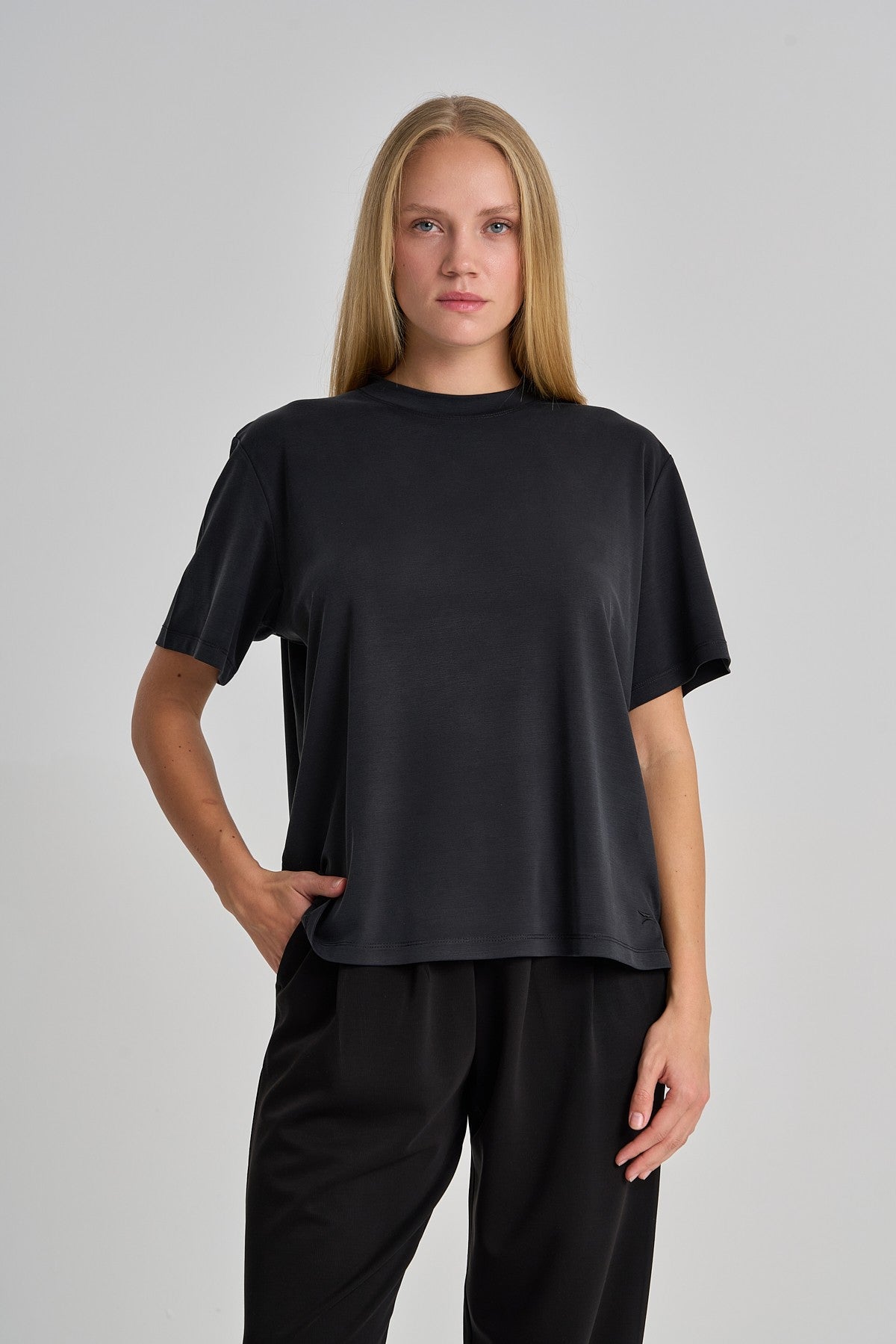 Regular Kadın Bisiklet Yaka Siyah T-shirt