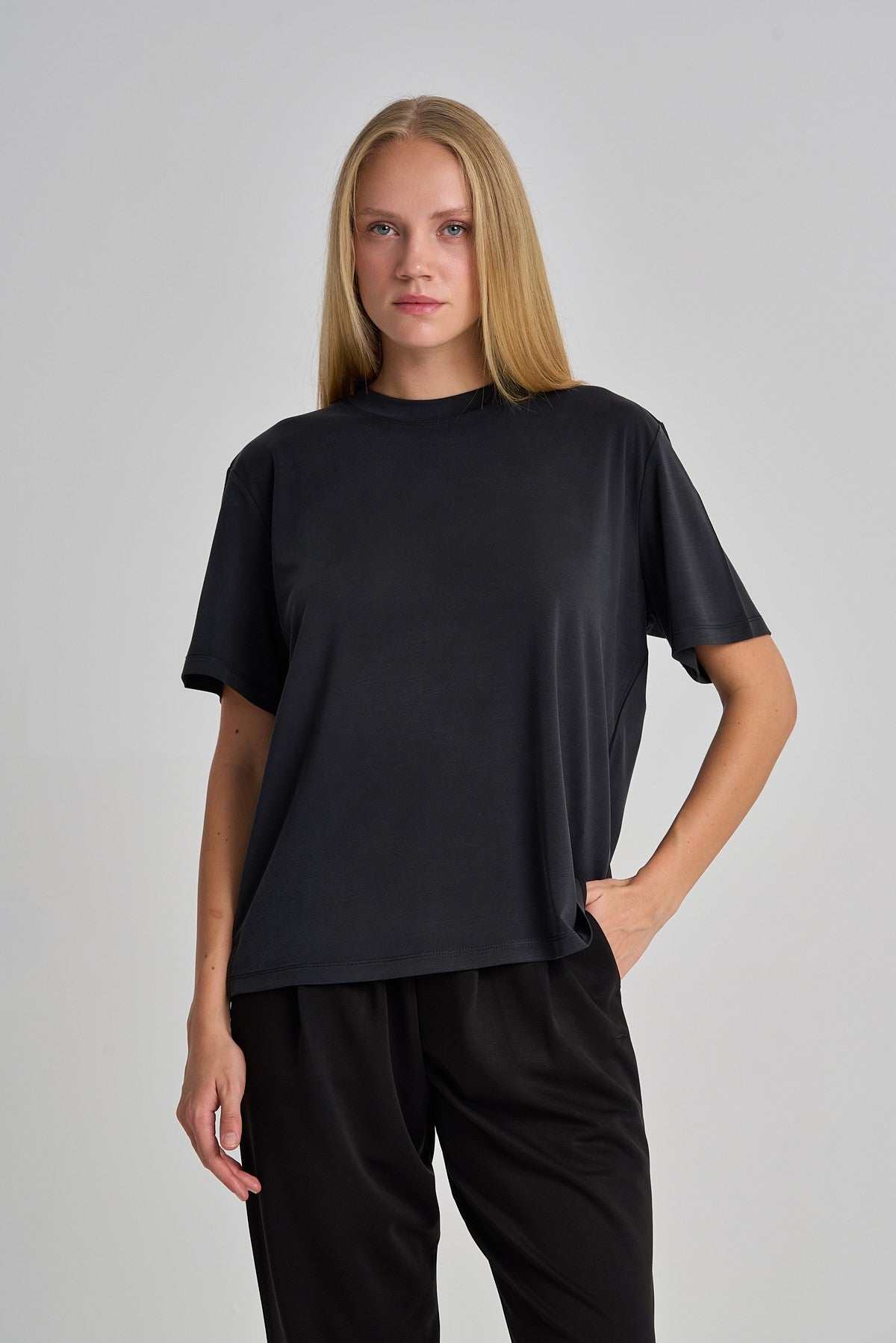 Regular Kadın Bisiklet Yaka Siyah T-shirt