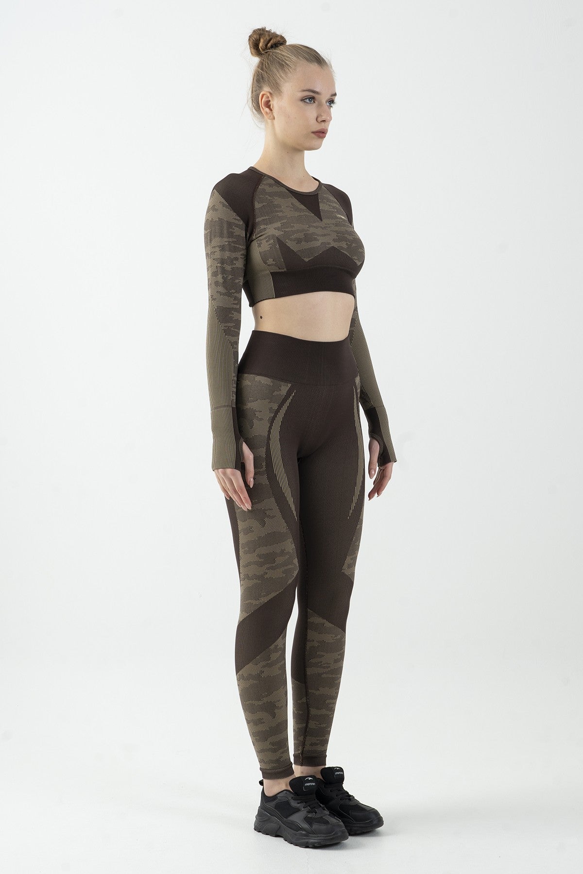SlimFit Kadın Bisiklet Yaka Kahverengi Crop Top