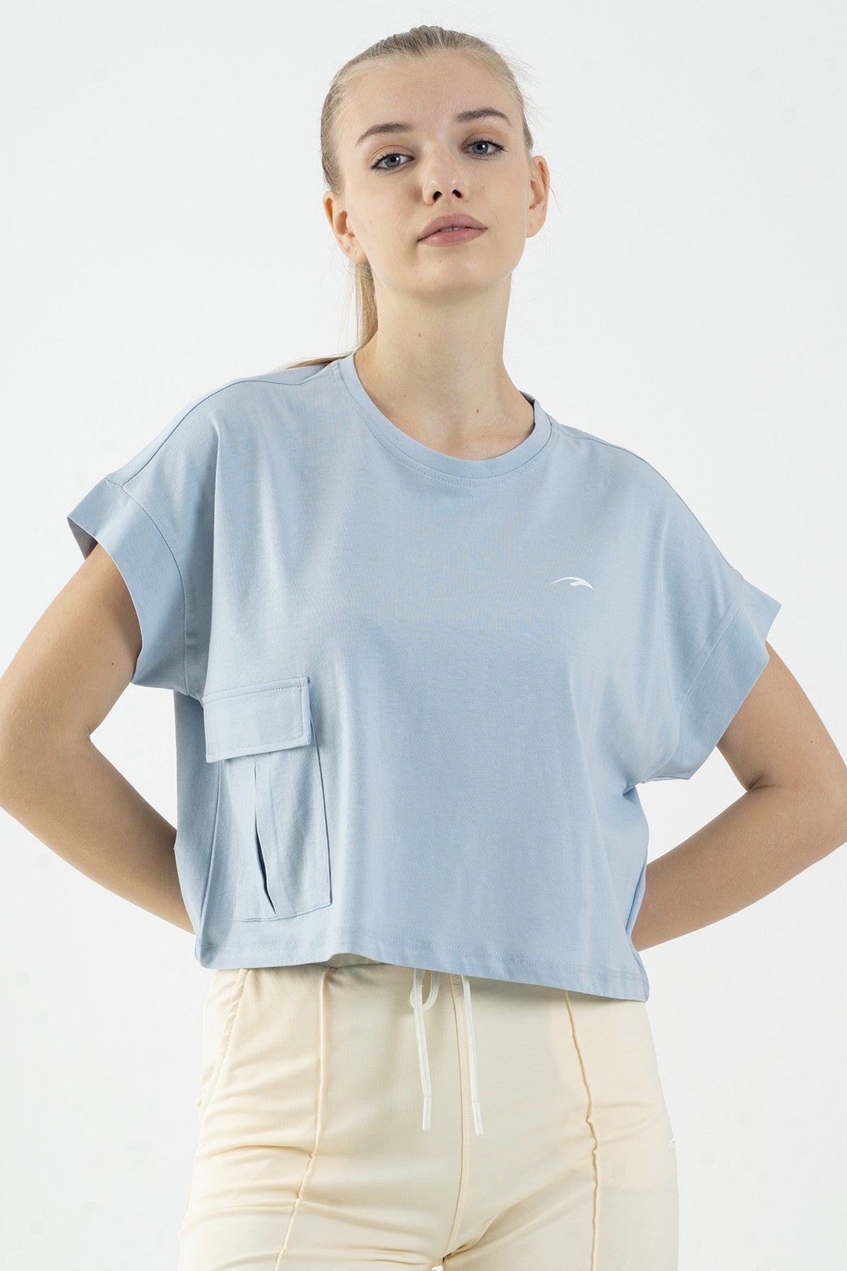 Comfort Kadın Bisiklet Yaka Açık Mavi Crop Top