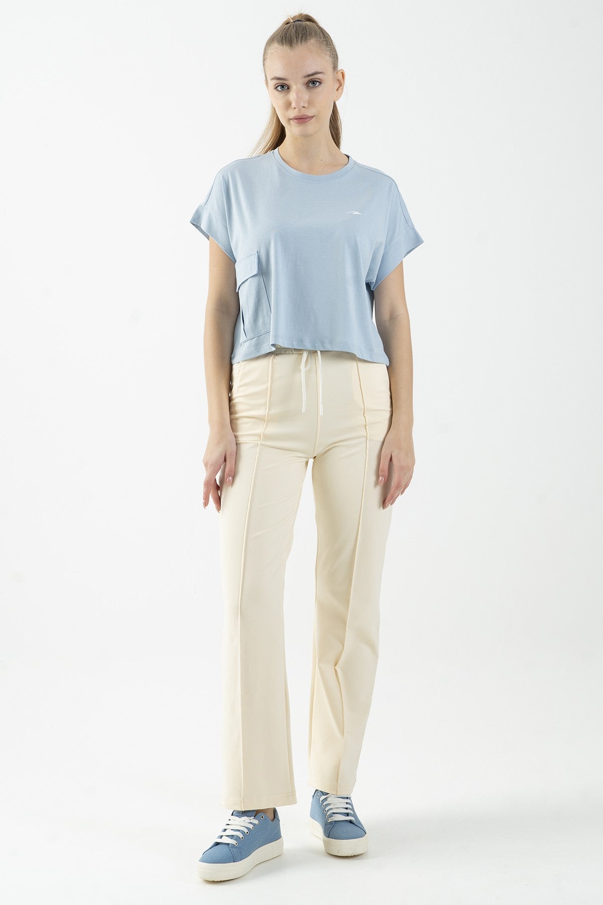 Comfort Kadın Bisiklet Yaka Açık Mavi Crop Top
