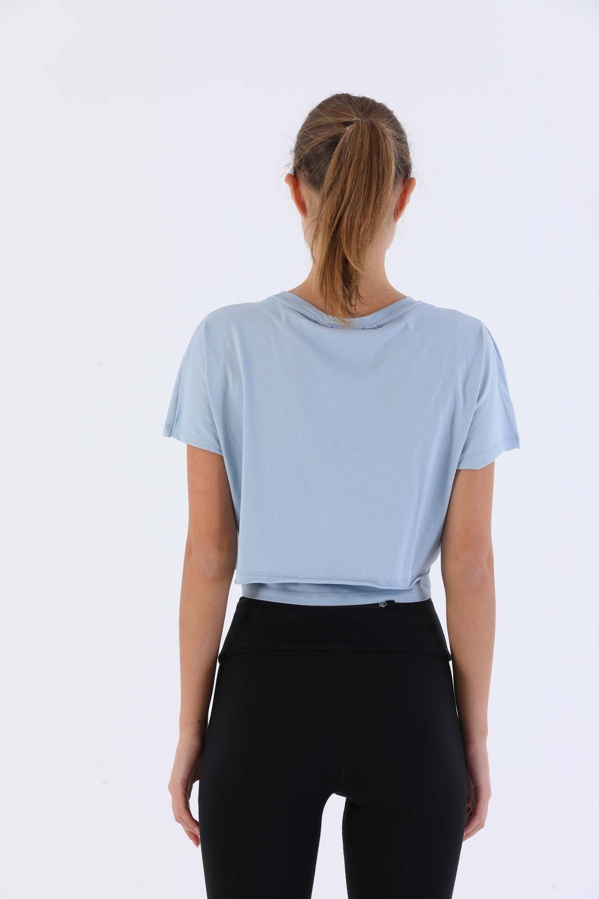 Comfort Kadın Bisiklet Yaka Açık Mavi Crop Top