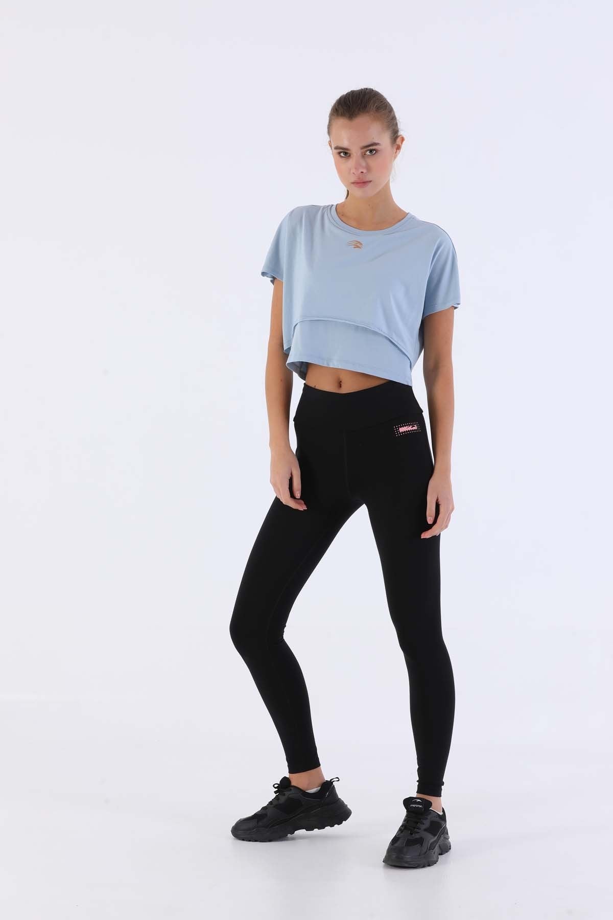 Comfort Kadın Bisiklet Yaka Açık Mavi Crop Top