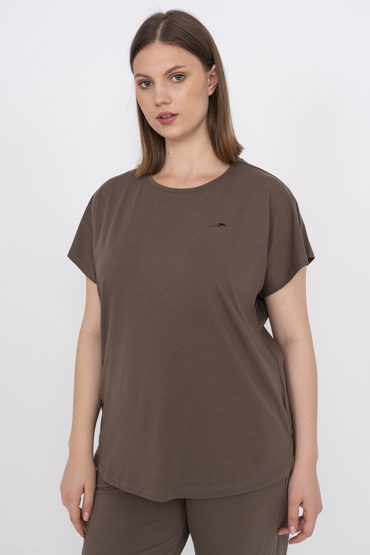 Büyük Beden Kadın Bisiklet Yaka Kahverengi T-shirt