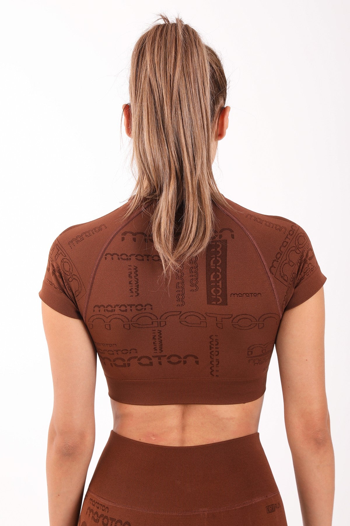 SlimFit Kadın Bisiklet Yaka Kahverengi Crop Top