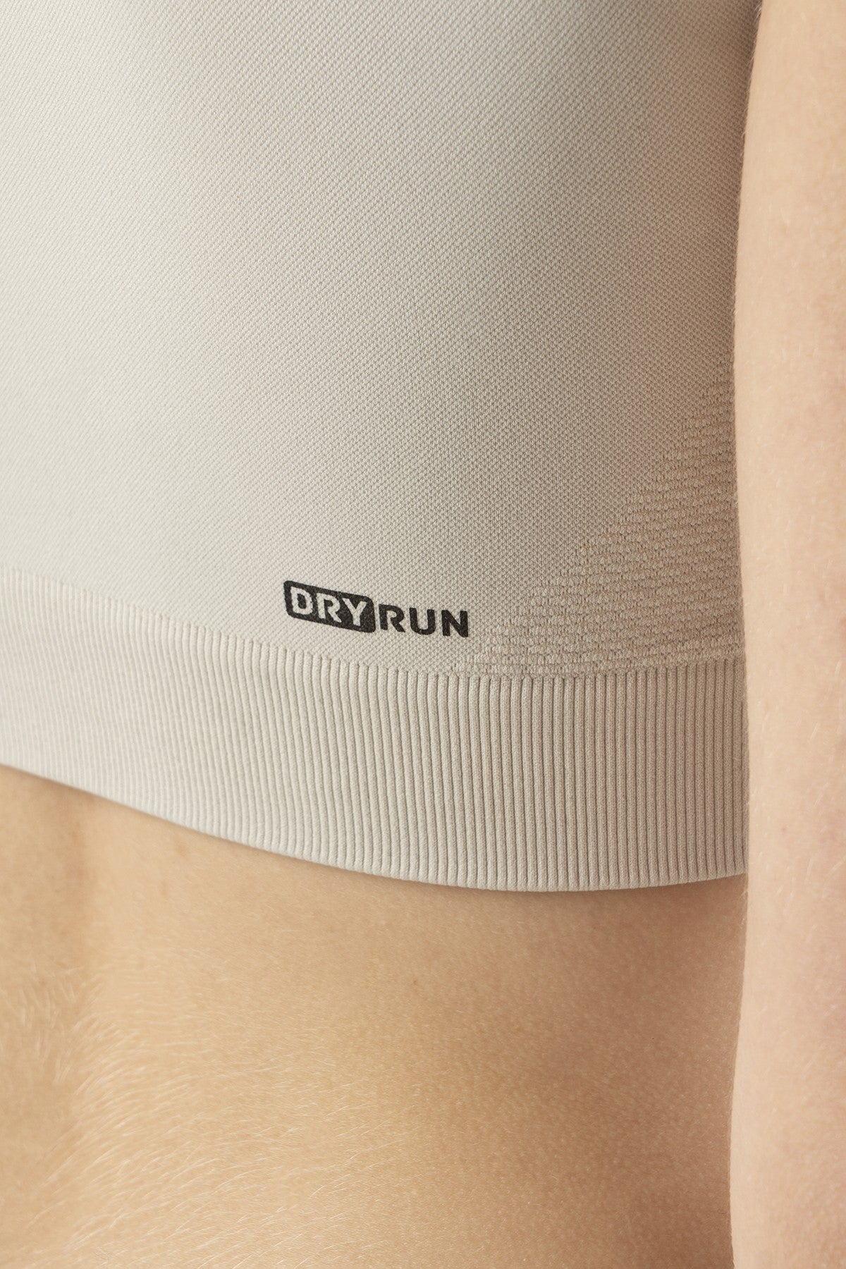 SlimFit Kadın Bisiklet Yaka Bej Crop Top