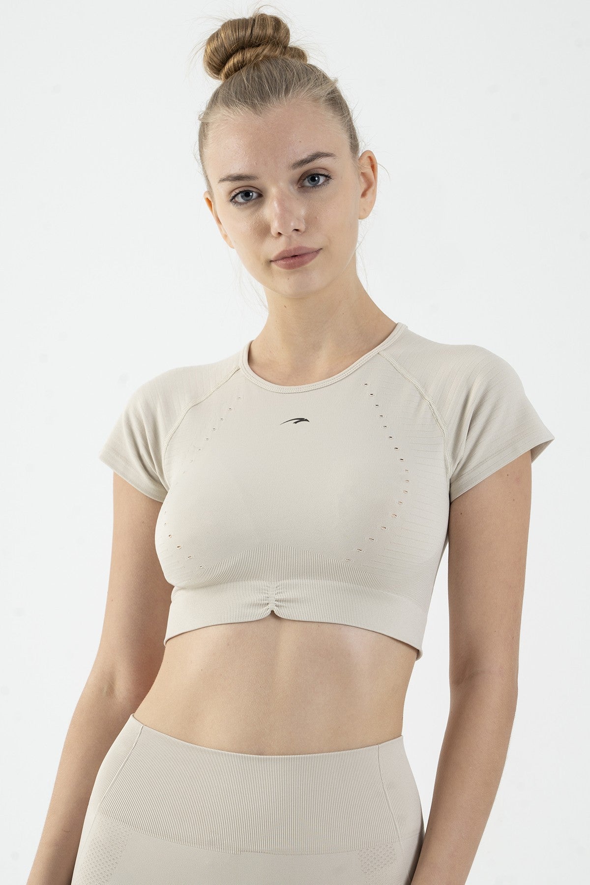 SlimFit Kadın Bisiklet Yaka Bej Crop Top