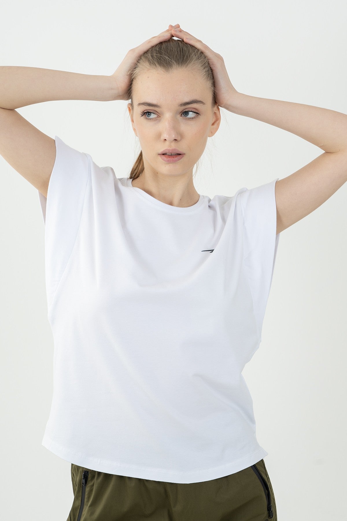 Regular Kadın Bisiklet Yaka Beyaz T-shirt