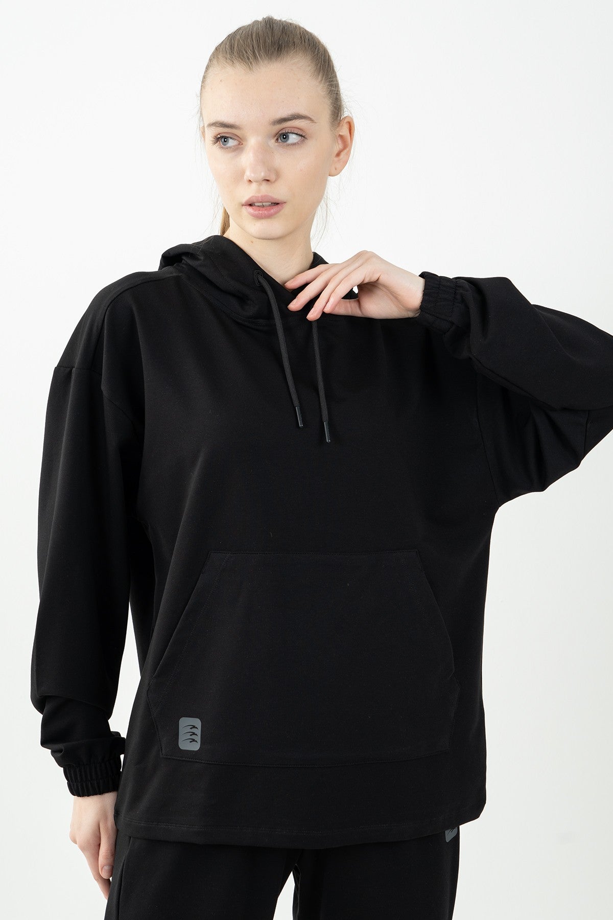 Comfort Kadın Kapüşonlu Siyah Sweatshirt