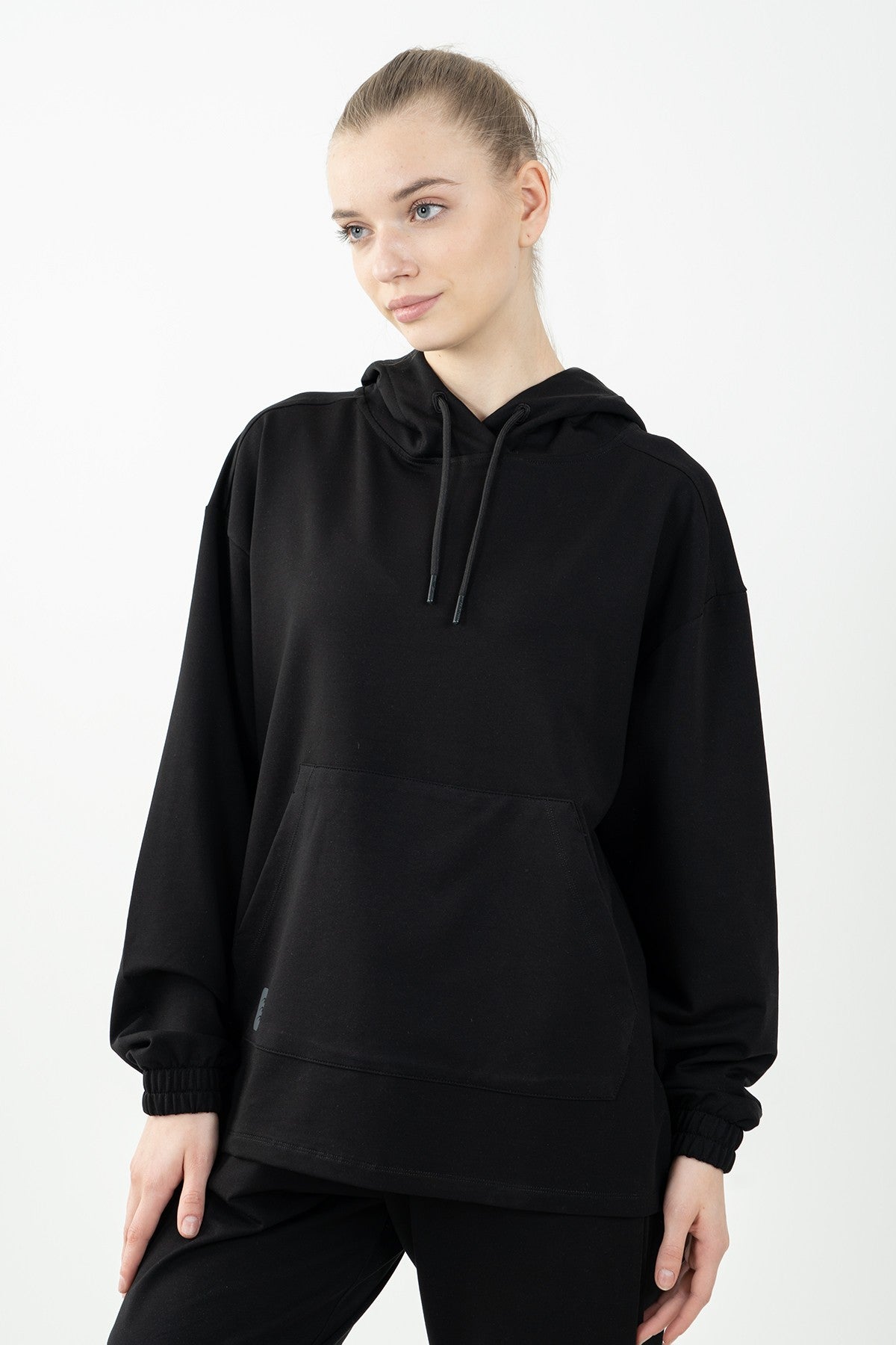 Comfort Kadın Kapüşonlu Siyah Sweatshirt