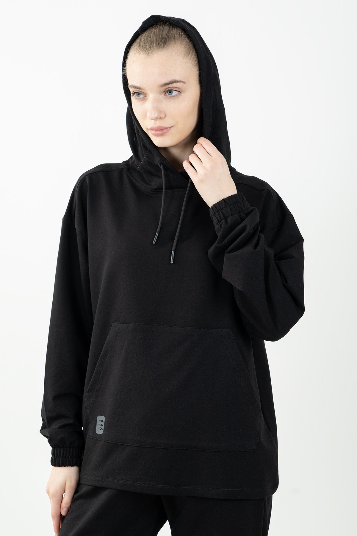Comfort Kadın Kapüşonlu Siyah Sweatshirt