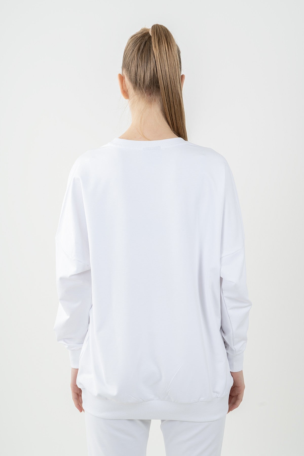 Oversize Kadın Bisiklet Yaka Beyaz Sweatshirt
