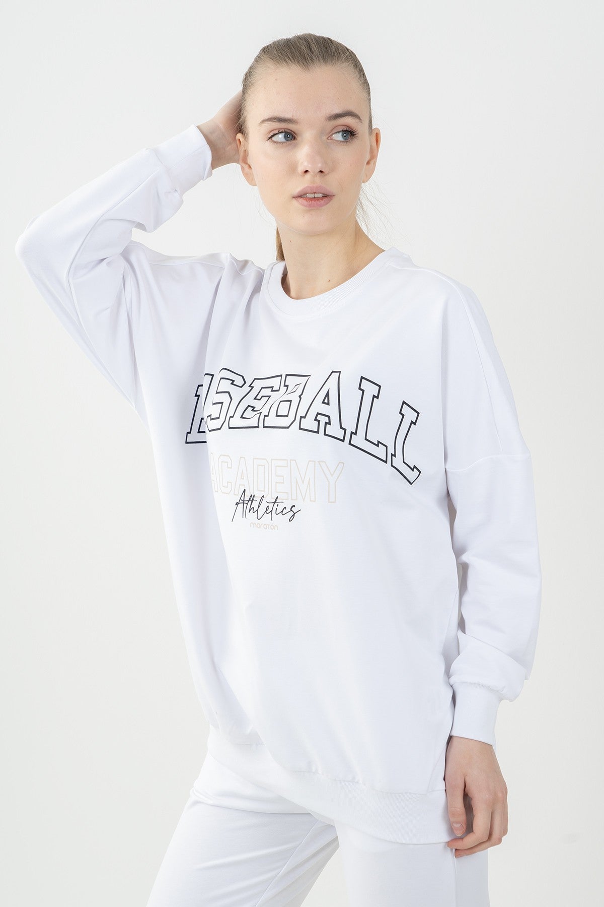Oversize Kadın Bisiklet Yaka Beyaz Sweatshirt