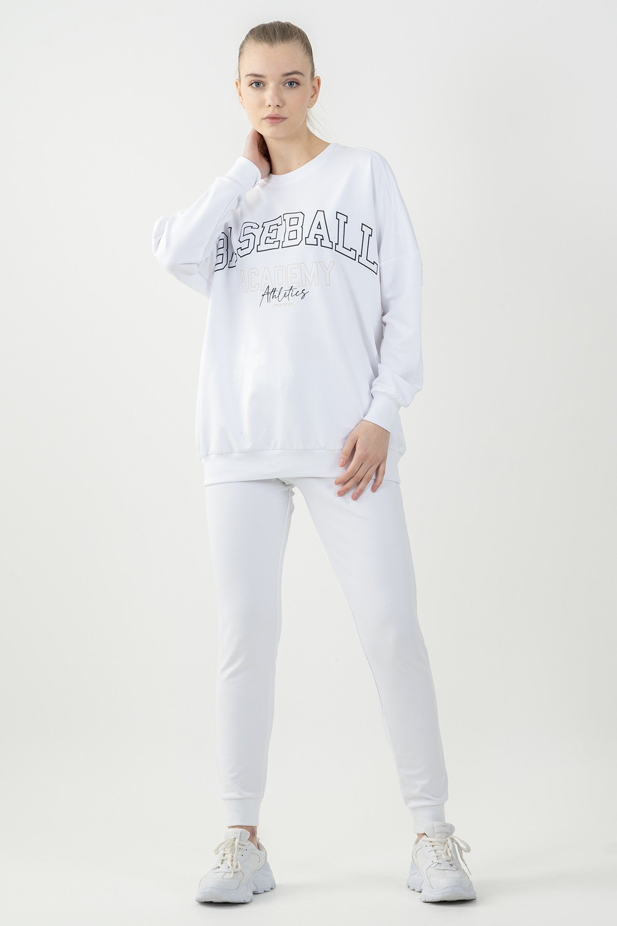 Oversize Kadın Bisiklet Yaka Beyaz Sweatshirt