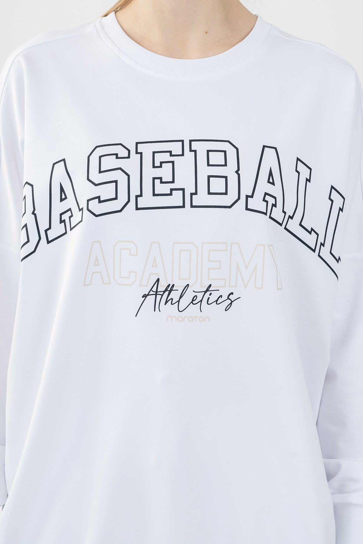 Oversize Kadın Bisiklet Yaka Beyaz Sweatshirt