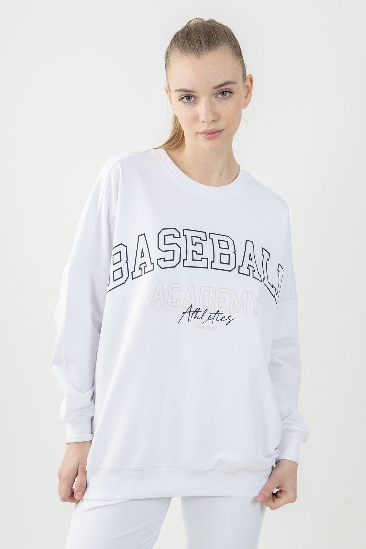 Oversize Kadın Bisiklet Yaka Beyaz Sweatshirt