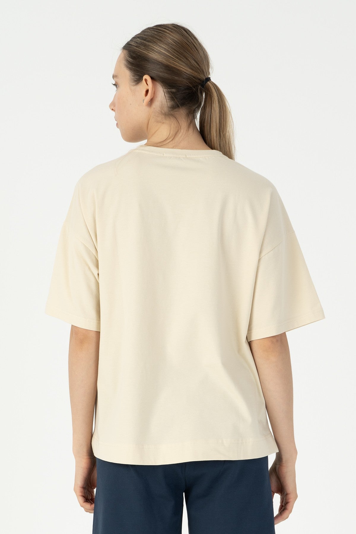 Comfort Kadın Bisiklet Yaka Bej T-shirt